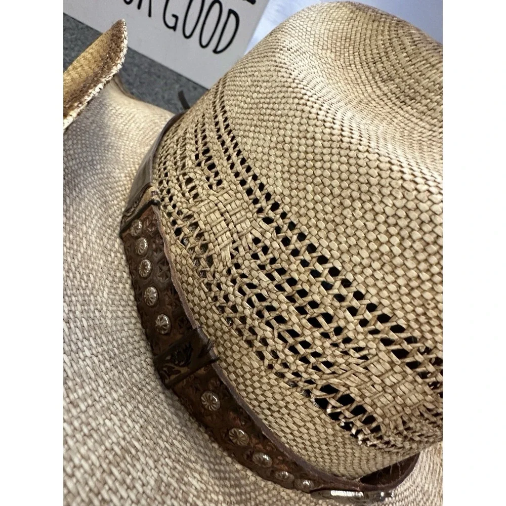Bullhide straw cowboy